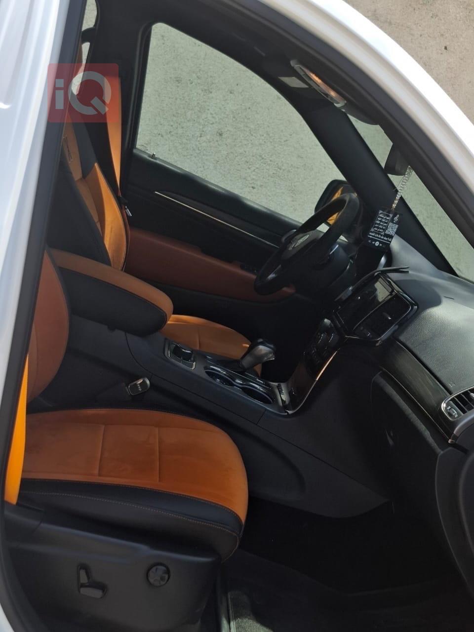 جیپ گراند شیرۆکی